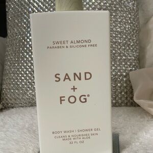 Sand + Fog Sweet Almond Body Wash - White